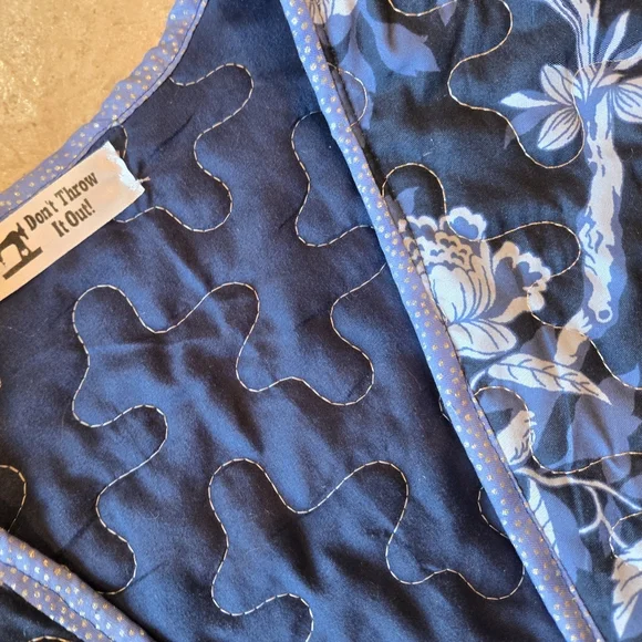 Upcycled Navy Blue Floral Quilted Jacket L-XL Vtg Lace Peplum Dont Throw It Out - Picture 4 of 6